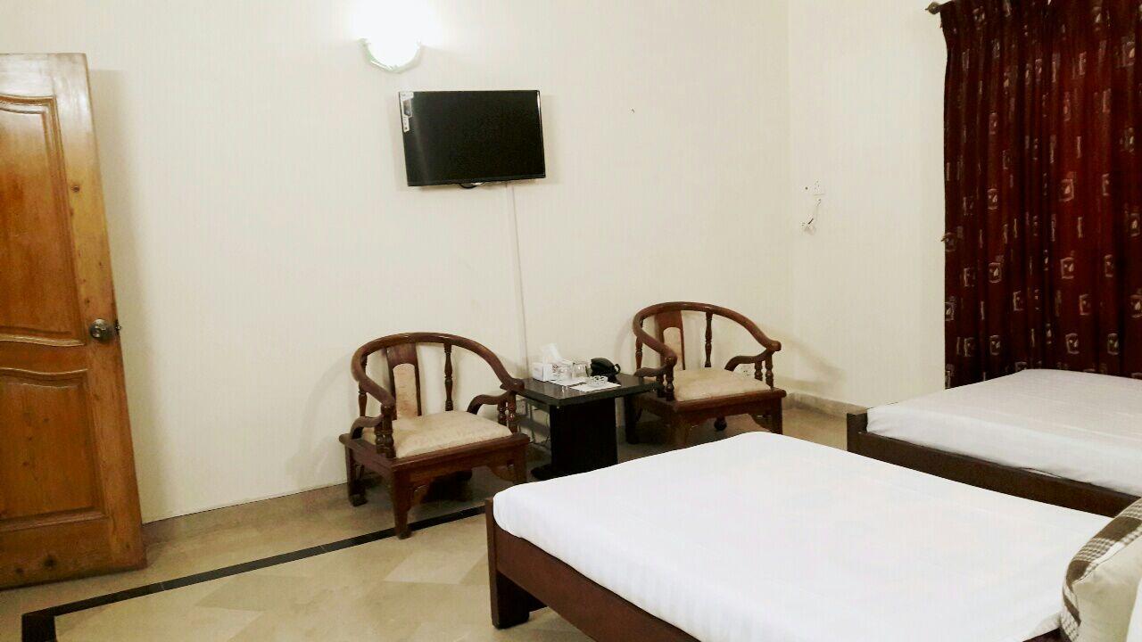 Islamabad Royal Inn エクステリア 写真