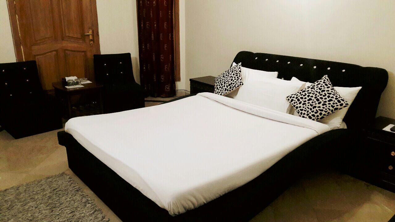 Islamabad Royal Inn エクステリア 写真