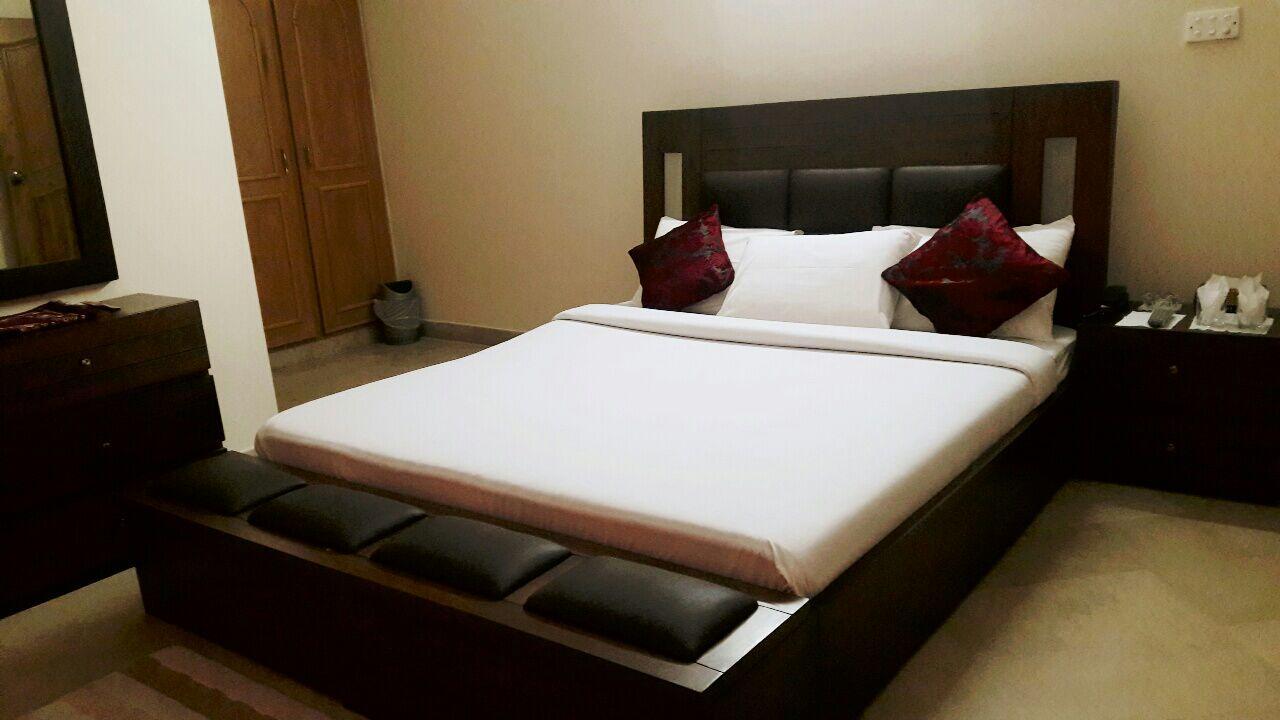 Islamabad Royal Inn エクステリア 写真